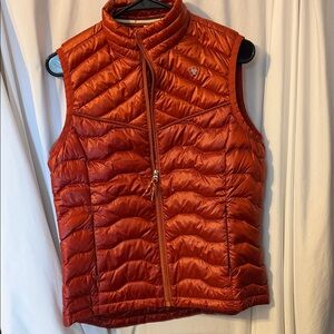 ARIAT Vest, rust color, puffer Small